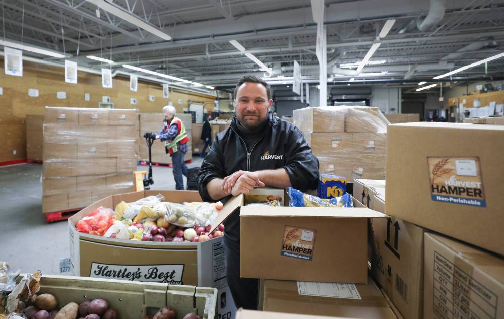 RUTH BONNEVILLE / FREE PRESS FILES
Vince Barletta, chief executive officer of Manitoba Harvest, said the food bank has already seen a 40 per cent jump in the number of people who need its services.
