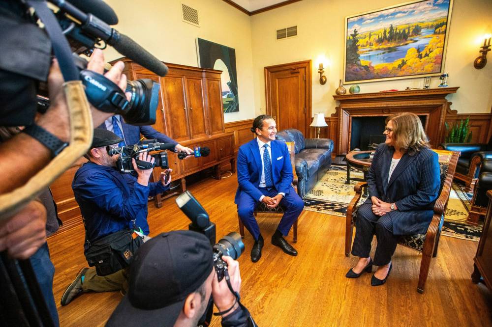 MIKAELA MACKENZIE / WINNIPEG FREE PRESS
Premier-designate Wab Kinew and Premier Heather Stefanson meet in the premier’s office at the legislative building Thursday. Details of the transfer of power have not yet been finalized.