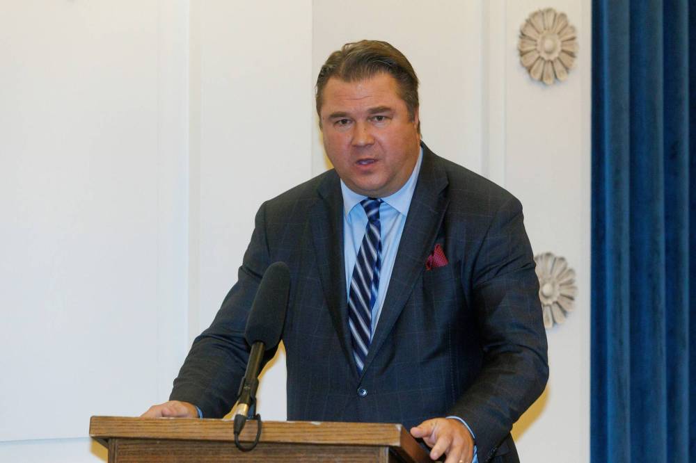 MIKE DEAL / WINNIPEG FREE PRESS
Fort Garry MLA Mark Wasyliw after his swearing-in ceremony Monday. The criminal defence lawyer said he plans to take on more cases since he’s not in the NDP cabinet and will have more time to devote to his law practice