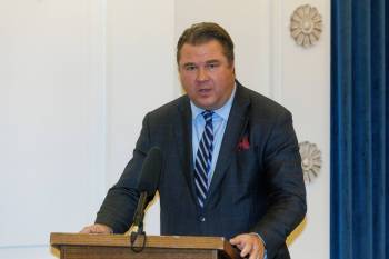 MIKE DEAL / WINNIPEG FREE PRESS
                                Fort Garry MLA Mark Wasyliw after his swearing-in ceremony Monday. The criminal defence lawyer said he plans to take on more cases since he’s not in the NDP cabinet and will have more time to devote to his law practice