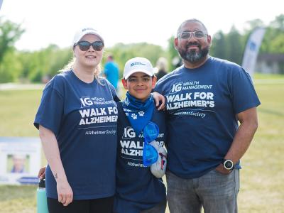 IGM Financial employees volunteering for its Walk for Alzheimer’s fundraising event.