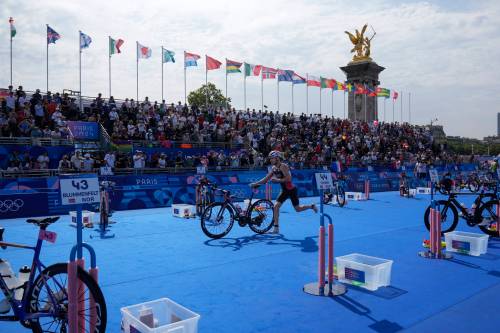DAR YASIN / THE ASSOCIATED PRESS
                                Oak Bluff’s Tyler Mislawchuk (centre) competes during the men’s individual triathlon competition at the 2024 Summer Olympics, Wednesday in Paris, France.