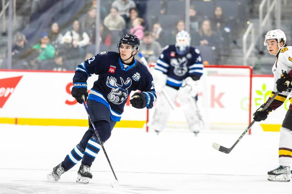 MIKAELA MACKENZIE / FREE PRESS
Ville Heinola played his first game in seven months Thursday when the Manitoba Moose hosted the Chicago Wolves.