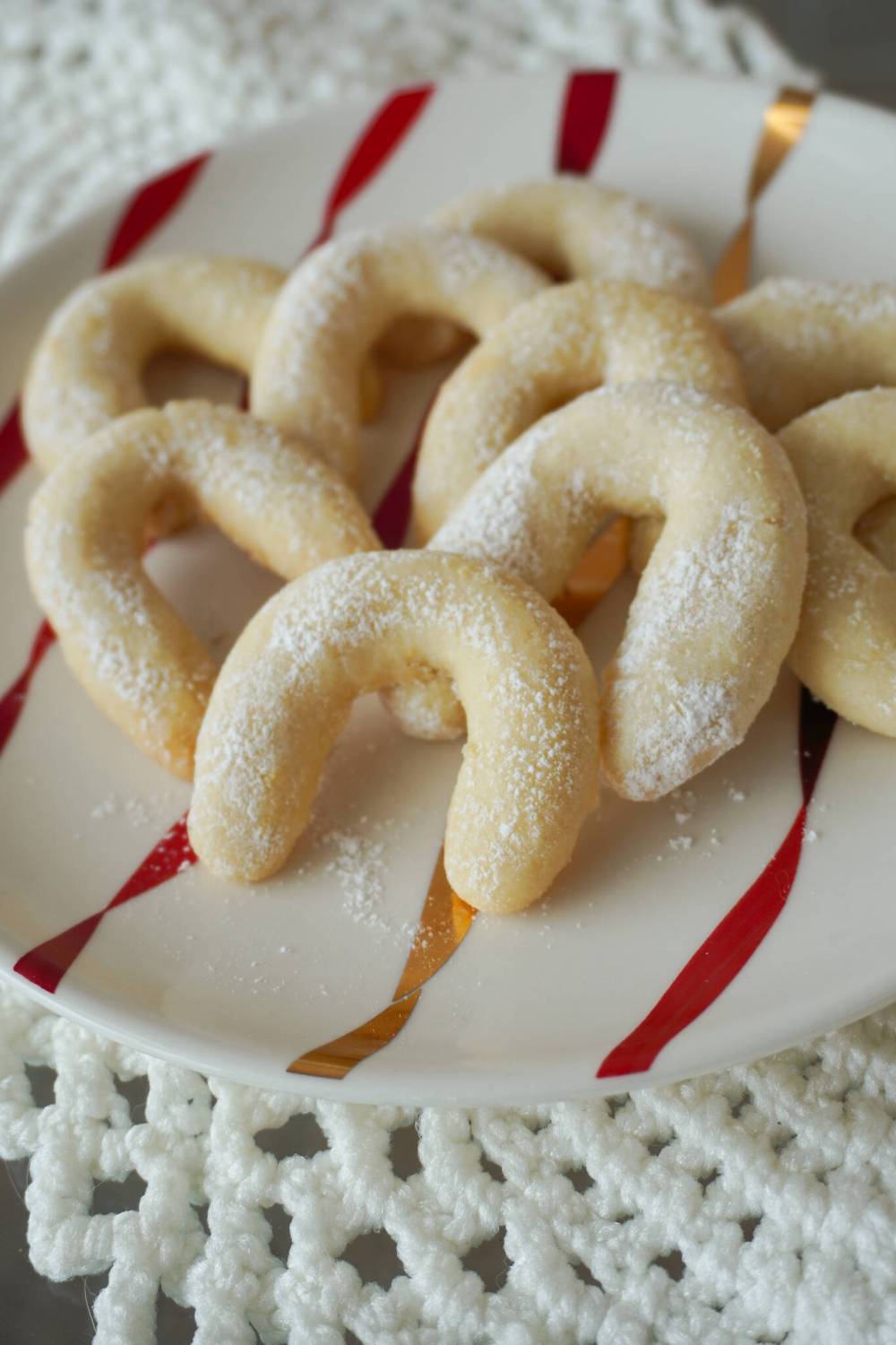 EVA WASNEY PHOTO
Erin Lebar learned to make these Almond Crescent cookies from her Nana.