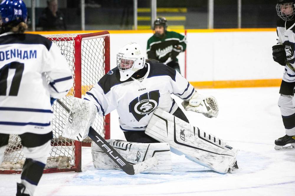 MIKAELA MACKENZIE / FREE PRESS
Warren Wildcats goaltender Vayha Willis during a game against the Vincent Massey Trojans at Century Arena.