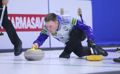 Matt Packwood / The Brandon Sun
                                Braden Calvert defeated Jordon McDonald 8-6 Friday night in Portage la Prairie.