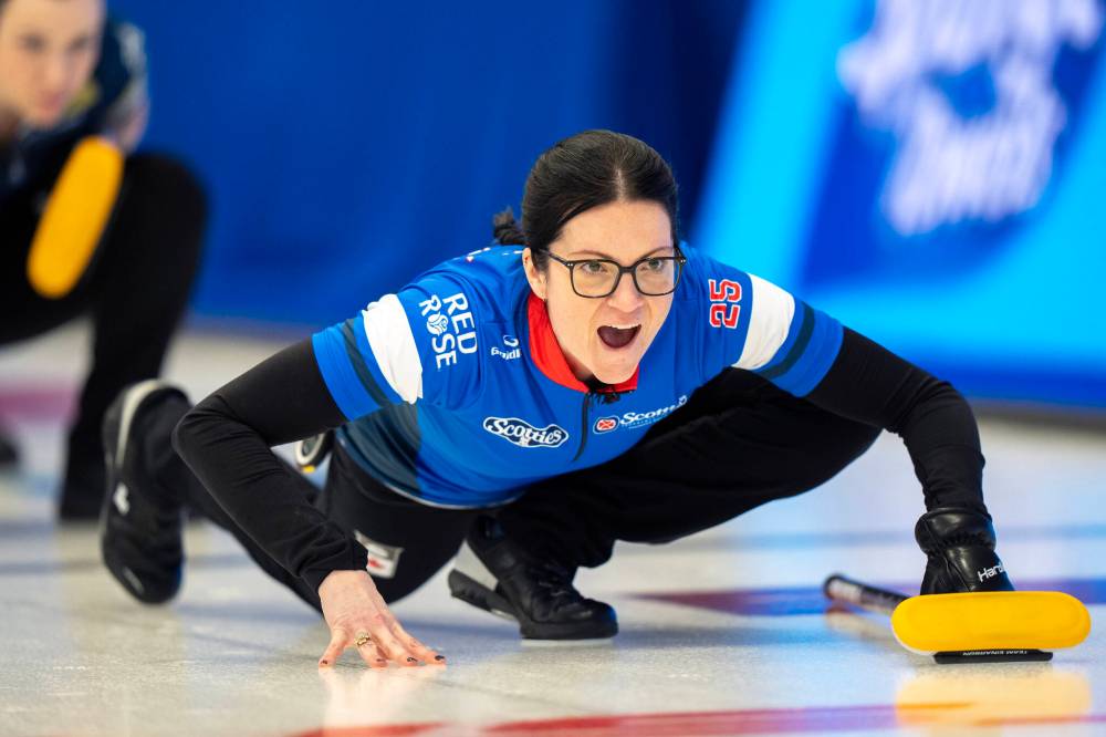 Frank Gunn / THE CANADIAN PRESS
Kerri Einarson’s Manitoba team overcame a slow start to win Pool B at the Scotties Tournament of Hearts and qualify for the playoffs.