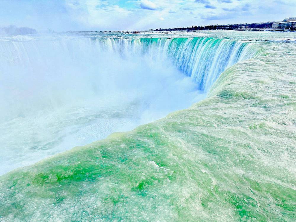 Gord MACKINTOSH / FREE PRESS
Horseshoe Falls is North America’s largest waterfall in terms of width and volume.
