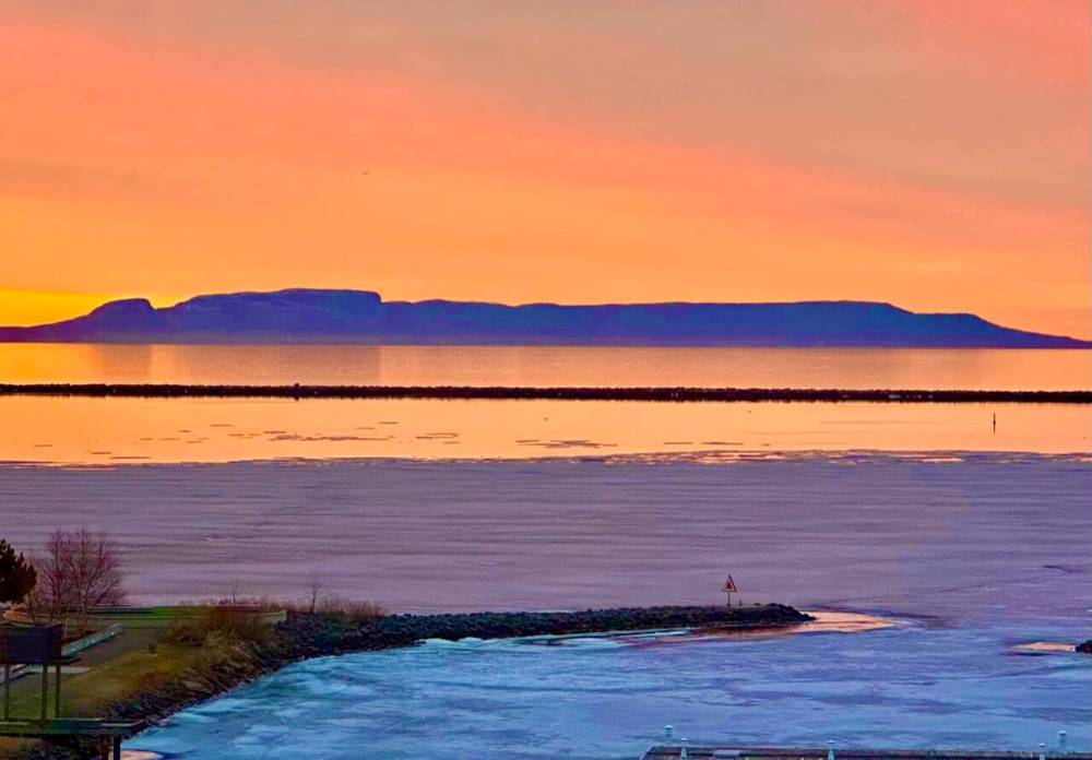 photos by Gord Mackintosh / Free Press
Even perfect sunrises don’t awaken the Sleeping Giant.