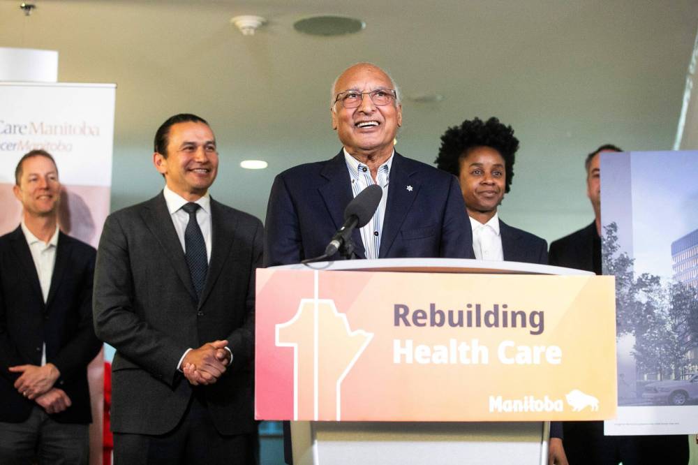 MIKAELA MACKENZIE / WINNIPEG FREE PRESS
Dr. Dhali Dhaliwal, past president and CEO of CancerCare Manitoba, oversaw CancerCare between 2003 and 2013 — a period during which he said he was often troubled by a shortage of space.