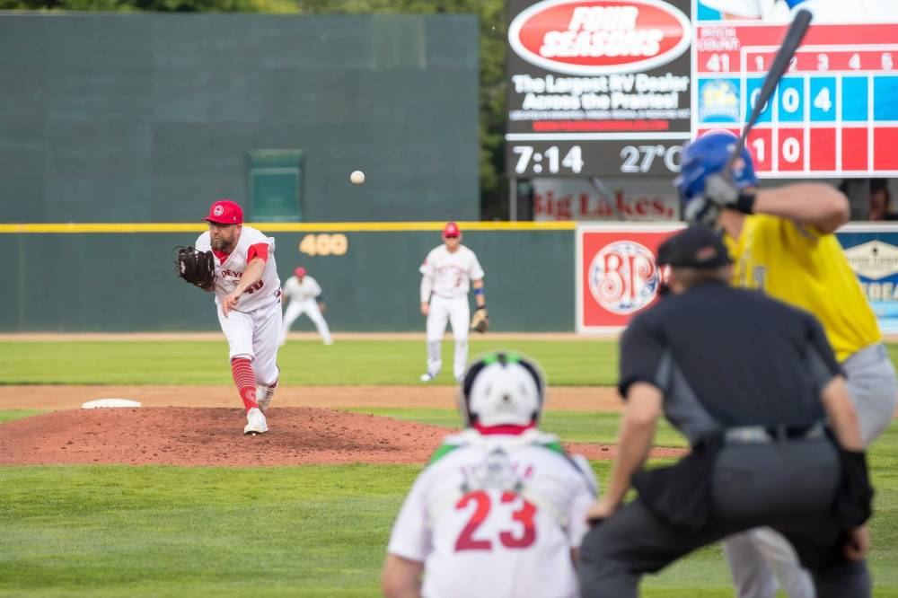 BROOK JONES/FREE PRESS
Winnipeg Goldeyes starting pitcher Mitchell Lambson, last week’s American Association pitcher of the week, delivers the ball during top of the third inning.