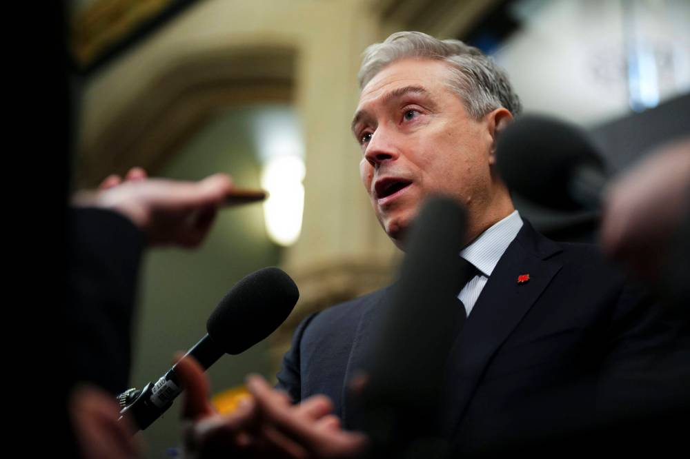 Federal Finance Minister François-Philippe Champagne has told all cabinet ministers to comb through their departments to find tangible savings. (Sean Kilpatrick / The Canadian Press files)