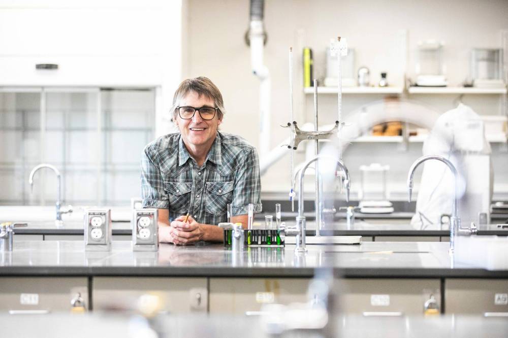 MIKAELA MACKENZIE / FREE PRESS
University of Winnipeg chemistry professor Devin Latimer, is passionate about climate justice and hopeful about the future.