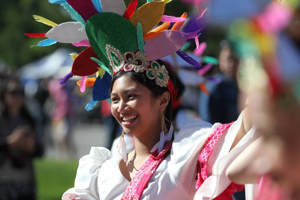 RUTH BONNEVILLE / FREE PRESS Files
Dance group MIPS Batangueno is a colourful presence at the festival.