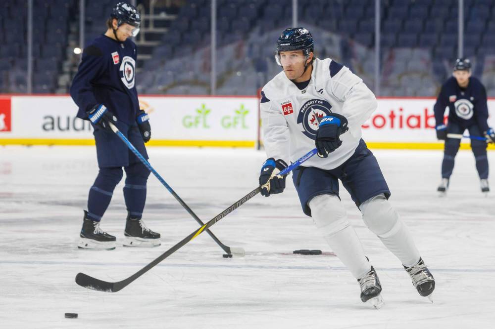 MIKE DEAL / FREE PRESS FILES
Winnipeg Jets defenceman Luke Schenn is coming into training camp with an itch as the veteran prepares for his 18th NHL season and his first full season with the club.