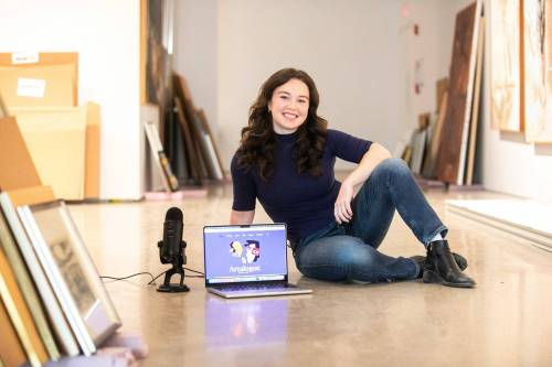 MIKAELA MACKENZIE / FREE PRESS
                                U of M art history student Madison Beale hosts the podcast, Artalogue.