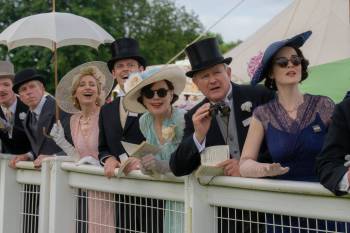 Rory Mulvey / Focus Features
                                From left: Laura Carmichael, Harry Hadden-Paton, Elizabeth McGovern, Hugh Bonneville and Michelle Dockery have a ball.