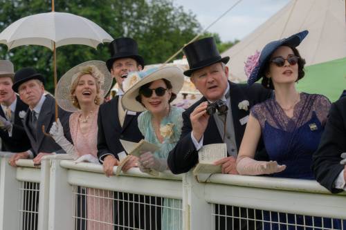 Rory Mulvey / Focus Features
                                From left: Laura Carmichael, Harry Hadden-Paton, Elizabeth McGovern, Hugh Bonneville and Michelle Dockery have a ball.