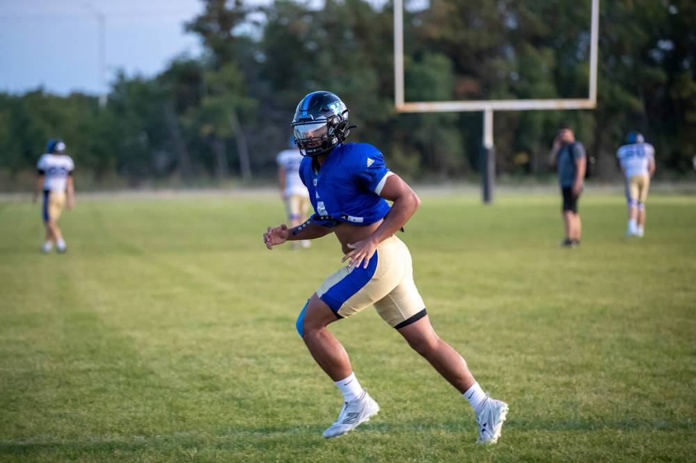 BROOK JONES/FREE PRESS FILES
Winnipeg Rifles linebacker Kyler Banfield, 22, at the team’s practice at Maple Grove Rugby Park in Winnipeg.