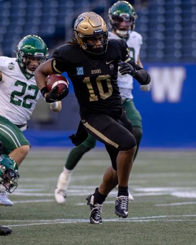 ZACH PETERS PHOTO / U OF M BISONS ATHLETICS
                                University of Manitoba Bisons receiver Nathan Udoh (10) racked up 158 receiving yards and a touchdown in Saturday’s win over the Saskatchewan Huskies.