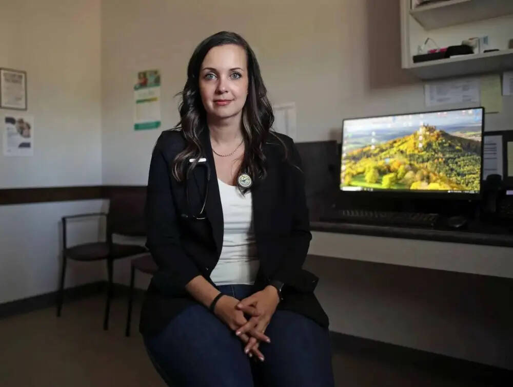 Tim Smith / The Brandon Sun files
President of Doctors Manitoba, Dr. Nichelle Desilets, called the increase: “A step in the right direction toward reducing our physician shortage.”