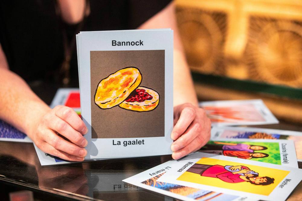 MIKAELA MACKENZIE / FREE PRESS
Co-creators of savemichif.ca, Grant and Aynsley Anderson, estimate they have produced 1,500 physical flashcard sets.