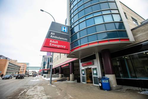 MIKAELA MACKENZIE / FREE PRESS FILES
                                Starting on Nov. 1, two uniformed Winnipeg police officers will be posted 24-7 in the emergency department at Health Sciences Centre to respond to rising levels of violence.