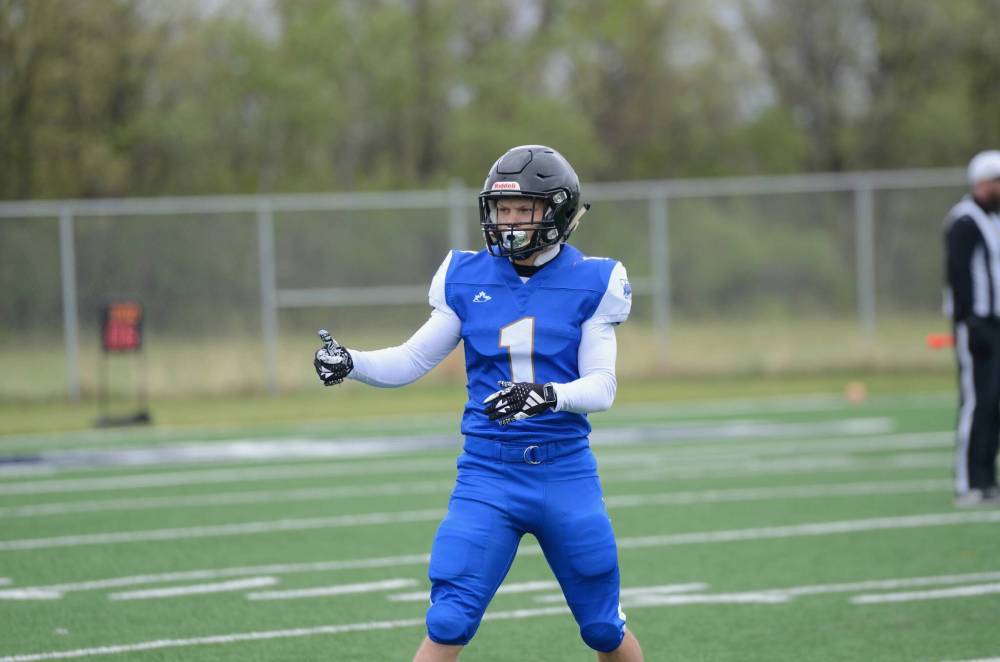 Matt Hamilton Photo / Winnipeg Rifles
Winnipeg Rifles receiver Jarome Penner consistently punches well above his weight, racking up a career-high 15 receptions for 221 yards and a touchdown in Sunday’s contest against the Regina Thunder.