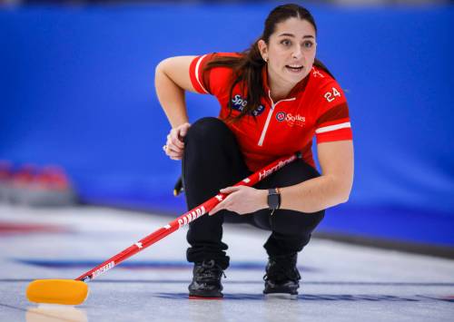 JEFF MCINTOSH / THE CANADIAN PRESS FILES
                                Shannon Birchard is back on the sheet with Team Einarson after being sidelined by chronic inflammation in her sliding knee.