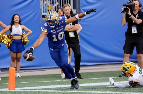 JOHN WOODS / THE CANADIAN PRESS FILES
                                Winnipeg Blue Bombers receiver Nic Demski will suit up for the club’s tilt against the Edmonton Elks on Saturday. Demski is four yards away from hitting his third straight 1000-yard campaign.