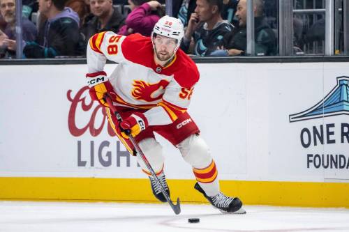 Stephen Brashear / The Associated Press
                                Calgary Flames forward Justin Kirkland has plenty of family members in Winnipeg cheering him on.