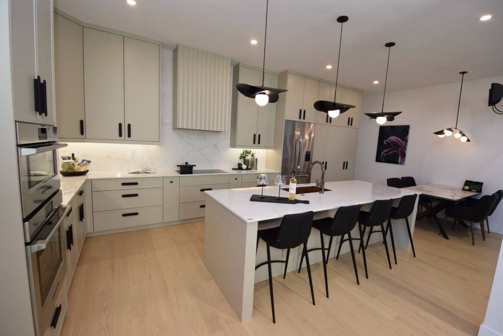 TODD LEWYS / FREE PRESS
There will be plenty of space to create and entertain in the elegantly appointed and thoughtfully laid-out kitchen/dining areas.