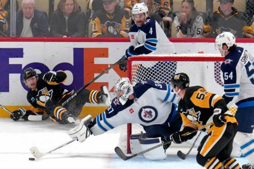 Gene J. Puskar / THE ASSOCIATED PRESS FILES
                                The Winnipeg Jets will start November at home with a matinee game against the NHL’s hottest team, hosting the Pittsburgh Penguins Saturday at Canada Life Centre.