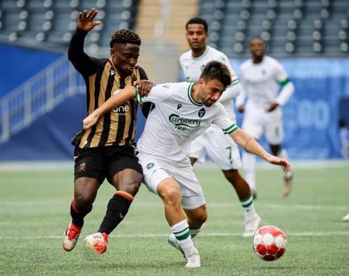JOHN WOODS / FREE PRESS FILES
                                Valour FC&rsquo;s Raphael Ohin defends against York United&rsquo;s Julian Altobelli in a game back in August. Ohin is more upset that the up-and-coming players he works with won&rsquo;t have the opportunity to play professionally in their own backyard.