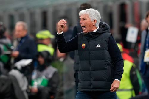 Antonio Calanni / THE ASSOCIATED PRESS FILES
                                Gian Piero Gasperini will be watching the Derby del Sole from the press box Sunday. Roma&rsquo;s new manager will be serving a suspension for lashing out at the referee during last weekend&rsquo;s win at Cremonese.