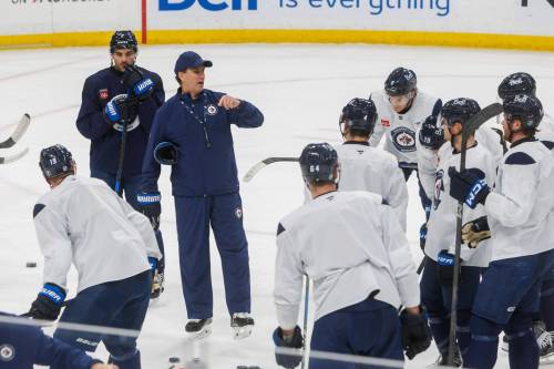 MIKE DEAL / FREE PRESS
                                Winnipeg Jets head coach Scott Arniel instructs his team during practice at Canada Life Centre on Monday. Arniel noted the club plays nine out of their next 11 games at home, which the team should use to their advantage.