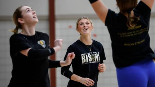JOHN WOODS / FREE PRESS
                                University of Manitoba volleyball player Julia Martens during a training session, Tuesday.