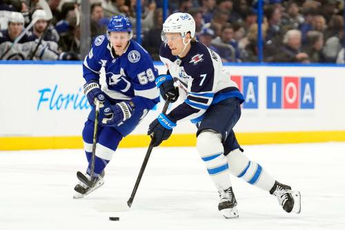 Chris O&rsquo;Meara / THE ASSOCIATED PRESS
                                Winnipeg Jets forward Vladislav Namestnikov (right) has gone cold after a red-hot start to open the season, notching six goals and seven points through 12 games.