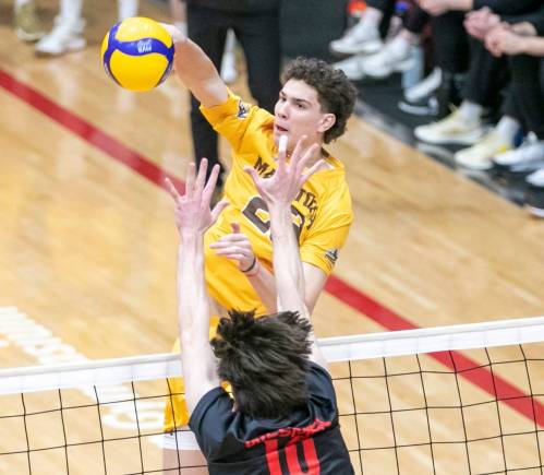 BROOK JONES / FREE PRESS
                                Manitoba Bisons&rsquo; Owen Weekes leads the men&rsquo;s volleyball team with 3.29 kills per set, the sixth most in the Canada West conference. The left side is committed to transferring to reigning NCAA Division 1 champions Long Beach State this fall.