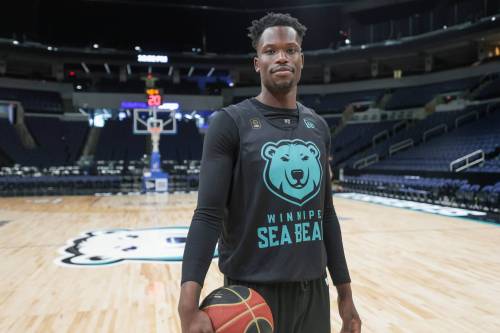 Ruth Bonneville / FREE PRESS
                                Emmanuel Akot re-signed with the Winnipeg Sea Bears on Tuesday. This will be the homegrown talent&rsquo;s third year with the club.