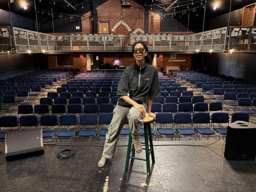 AARON EPP / FREE PRESS
                                Dammecia Hall volunteers at the West End Cultural Centre