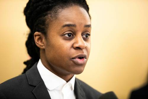 MIKAELA MACKENZIE / FREE PRESS FILES
                                Manitoba Health minister Uzoma Asagwara extended the province&rsquo;s self-imposed deadline to reduce its reliance on for-profit nursing agencies in January.