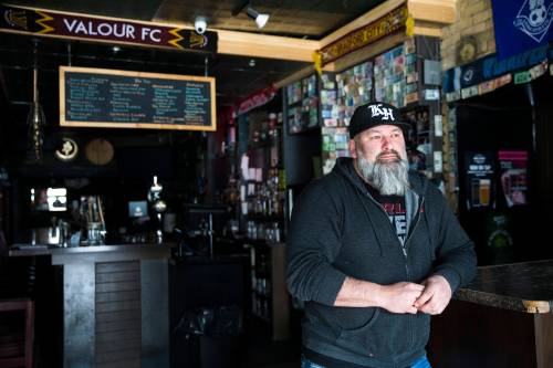 MIKAELA MACKENZIE / FREE PRESS FILES
                                King&rsquo;s Head owner Chris Graves is suing a local law firm.