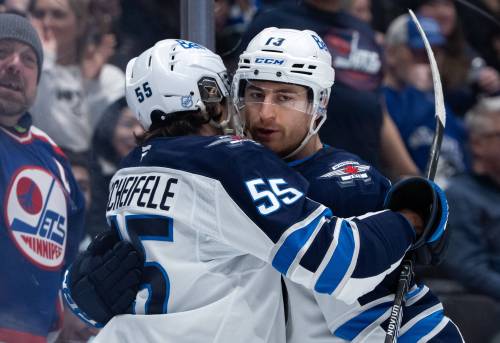 ETHAN CAIRNS / THE CANADIAN PRESS FILES
                                Winnipeg Jets forward Gabriel Vilardi (right) is having a banner year with the club. Going into Thursday night&rsquo;s action against the Colorado Avalanche &mdash; his career-high 72nd game in a single regular season &mdash; the forward had already tied last season&rsquo;s career-high goal record (27) and sat two points back of tying his career-high 61 points record.