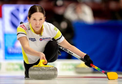Frank Gunn / THE CANADIAN PRESS FILES
                                Kaitlyn Lawes delivers a rock for Team Manitoba during the 2026 Scotties Tournament of Hearts finals in February. The Winnipeg skip has decided to step away from curling and focus on her family.
