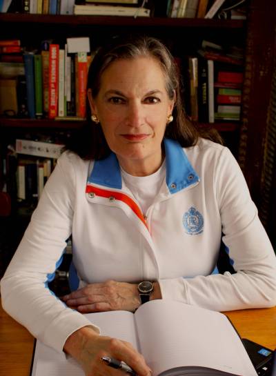 Danielle Dewar photo
                                Elaine Dewar was in hospice in 2025, dying of cancer when she finalized the edits on her final book. She died in September 2025 at age 77.