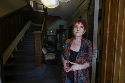 RUTH BONNEVILLE / FREE PRESS
                                Moe Feakes, director of House of Hesed, says the charity does not have the funds to pay their staff next week.