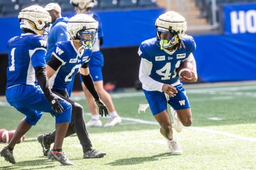 MIKAELA MACKENZIE / FREE PRESS
                                Winnipeg Blue Bombers head coach Mike O&rsquo;Shea said defensive back Major Williams (right) has had steady growth in the three-down game during the club&rsquo;s pre-season.