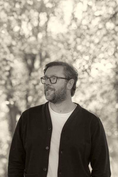 Kirsty Anderson photo
                                Even at his protagonists&rsquo; lowest points, Damian Barr can be wryly funny, and his clear-eyed love for his central characters never waivers.