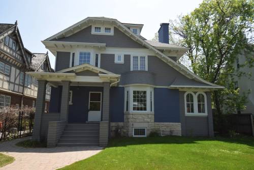 Todd Lewys Photos / Free Press
                                This stately, 3,523 sq. ft., two-and-a-half storey Crescentwood classic immediately captures your attention with its striking exterior.